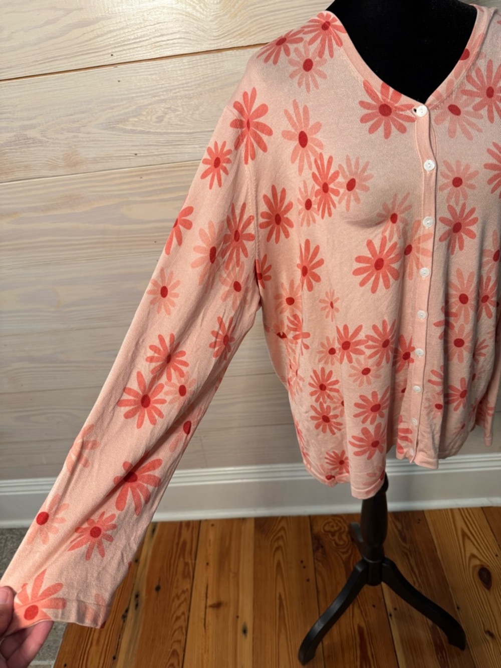 Floral Pink Button-Front Silk Cardigan Sweater 1X - Picture 6 of 7